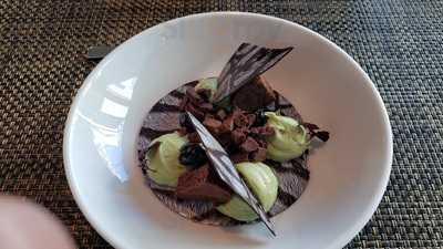 Makassar Lounge & Restaurant