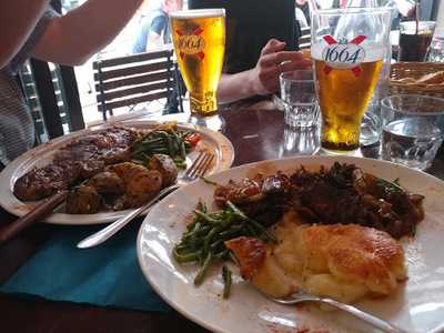 Un Zebre A Montmartre