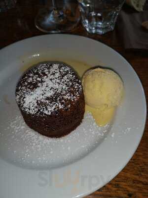 La Parisienne Du Faubourg