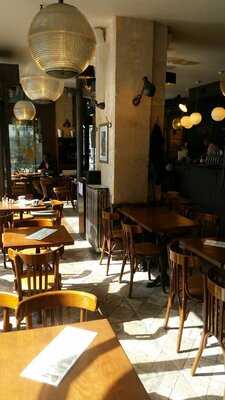 La Parisienne Du Faubourg