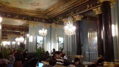 Starbucks Victor Hugo