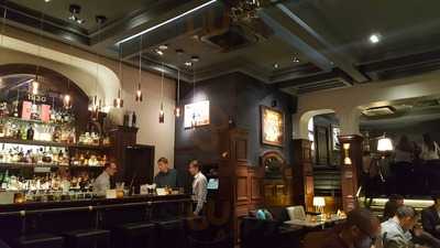 Le Forvm Classic Bar