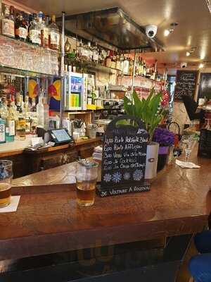 De Voltaire à Rousseau