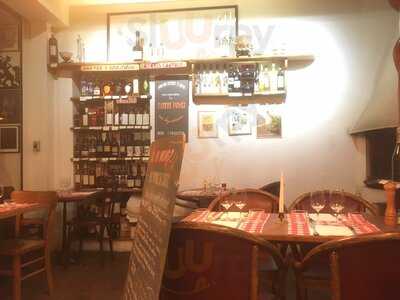 Le Rouge Et Le Verre