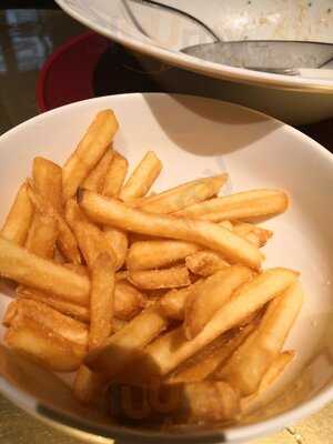 Le Charles, Le Bar Du Burgundy