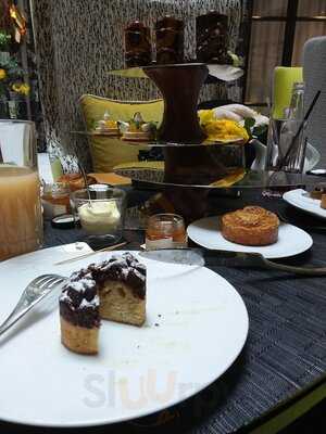 Le Charles, Le Bar Du Burgundy