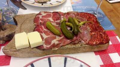 Le Rouge Et Le Verre