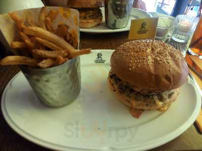 Mamie Burger Montorgueil