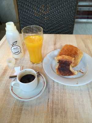 Le Champ Des Delices