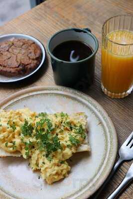 Le Citizen Bar & Restaurant