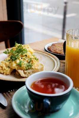 Le Citizen Bar & Restaurant