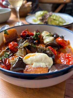 Cocotte Et Tire-bouchon