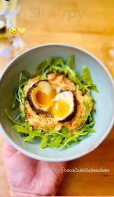 Cocotte Et Tire-bouchon