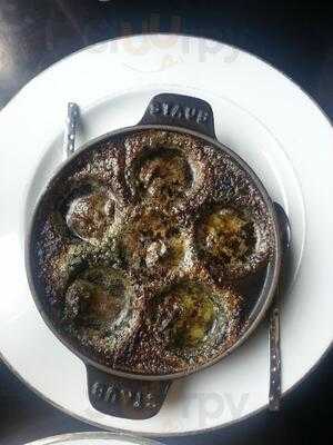 Au Clocher De Montmartre