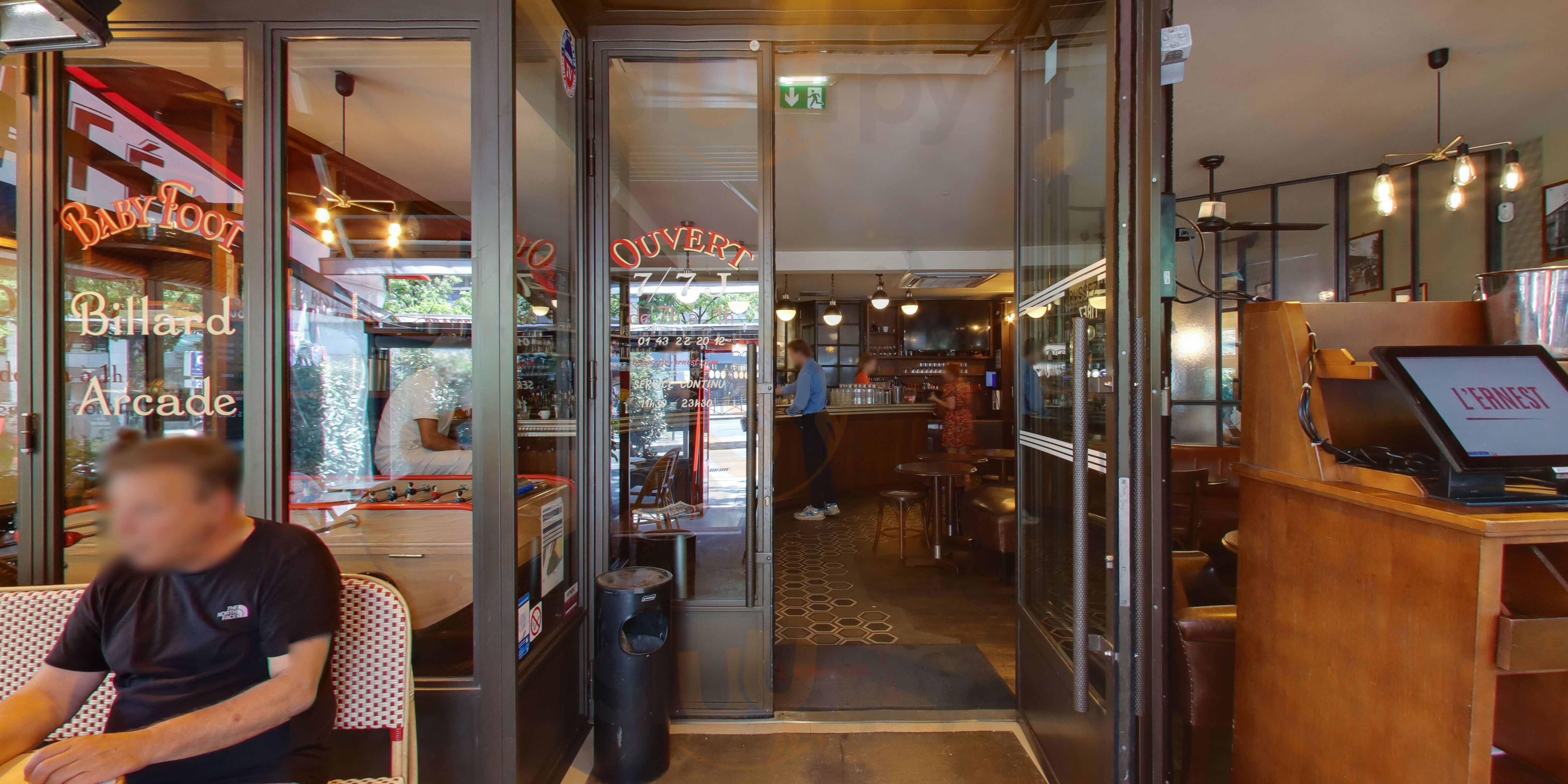 Le France Cafe And Brasserie