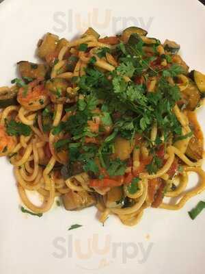 Enza & Famiglia Trattoria E Accanto