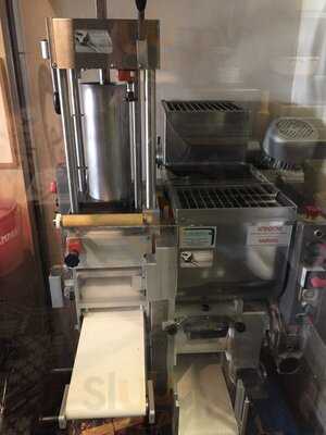 Enza & Famiglia Trattoria E Accanto