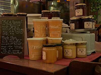 A Cote Le Bar A Vins