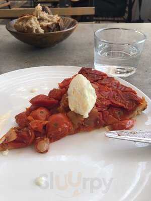 Cafe At Musee D'art Moderne