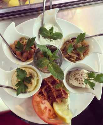 Paris Sultan Cigkofte & Baklava