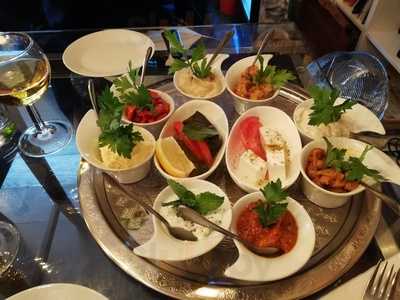 Paris Sultan Cigkofte & Baklava