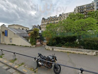 First Avenue Restaurant & Bar