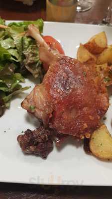 Le Café Des Faussaires