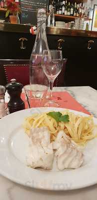 Le Café Des Faussaires