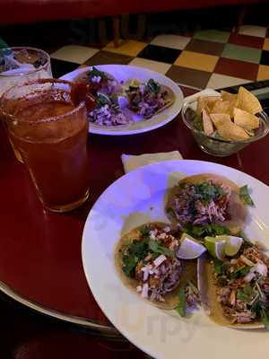 Le Café Des Faussaires