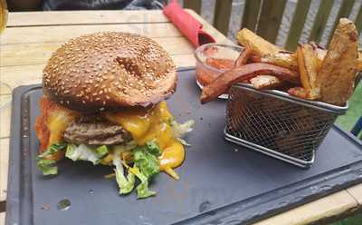 Le Zouave Des Abbesses
