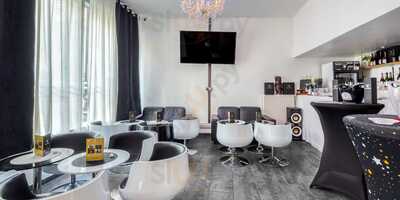 Lounge Champagne Dian Diallo