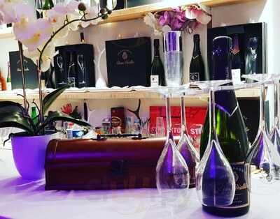 Lounge Champagne Dian Diallo