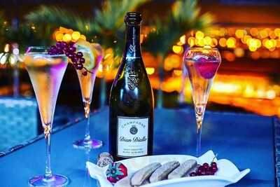 Lounge Champagne Dian Diallo