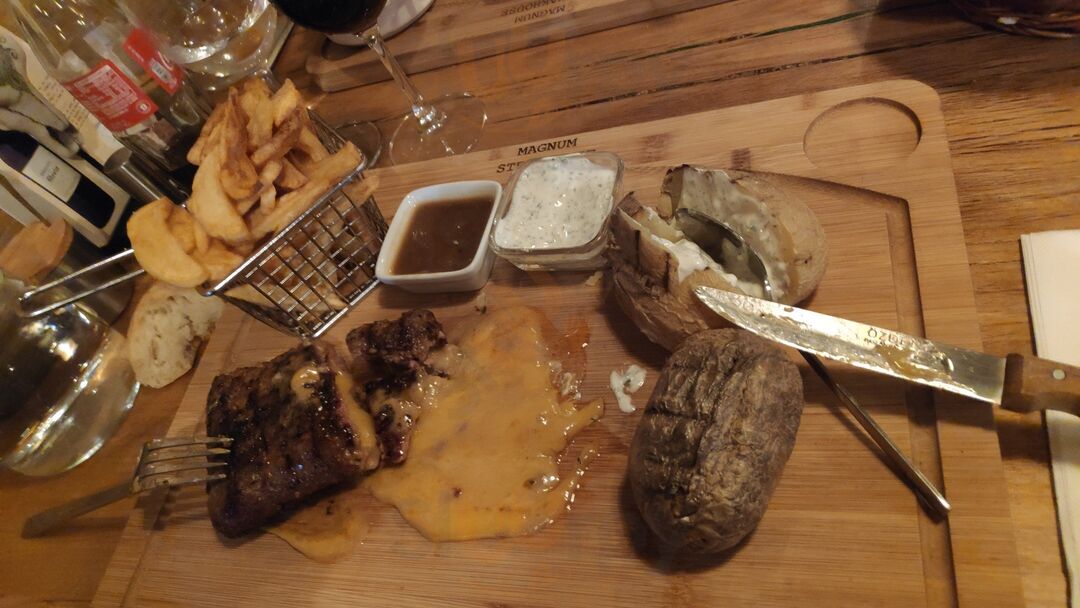Magnum Steakhouse
