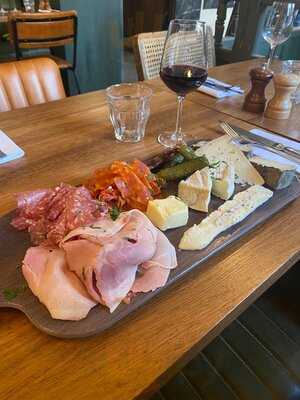 Le Métro Pyrénées