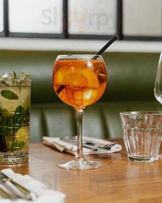 Le Métro Pyrénées