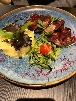 Le Coq Et L'elephant