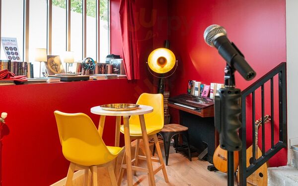 Le Danube Palace Café