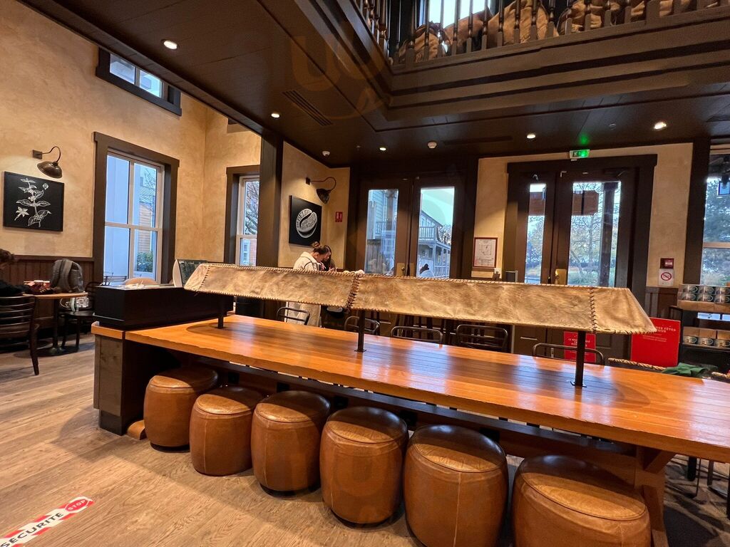 Starbucks Coffee - Autogrill Disney Hôtel Cheyenne