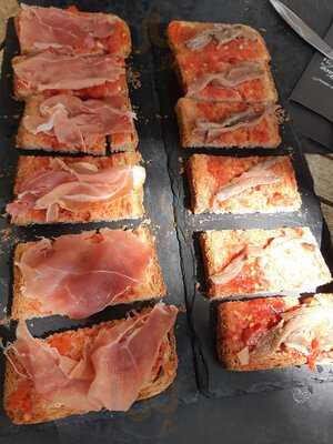 Le 17 Place Aux Vins Avignon