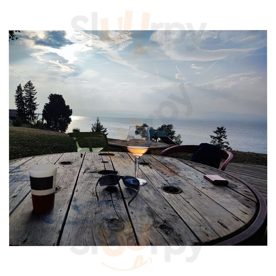 Tikky Beach Café