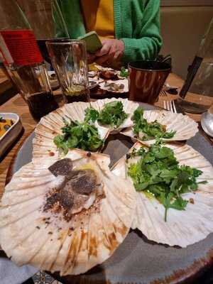 Les Petits Parisiens