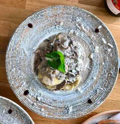 Roni Pizza And Cuisine Italienne