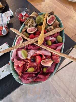 Roni Pizza And Cuisine Italienne