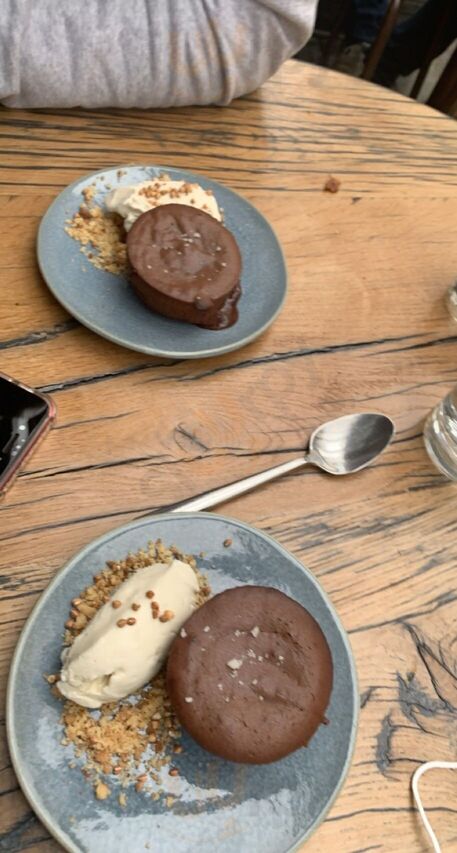 Les Dessous De La Robe