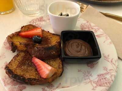 Family's Brunch & Cocktails