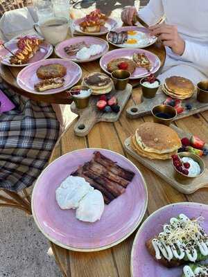 Family's Brunch & Cocktails