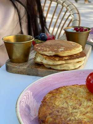 Family's Brunch & Cocktails