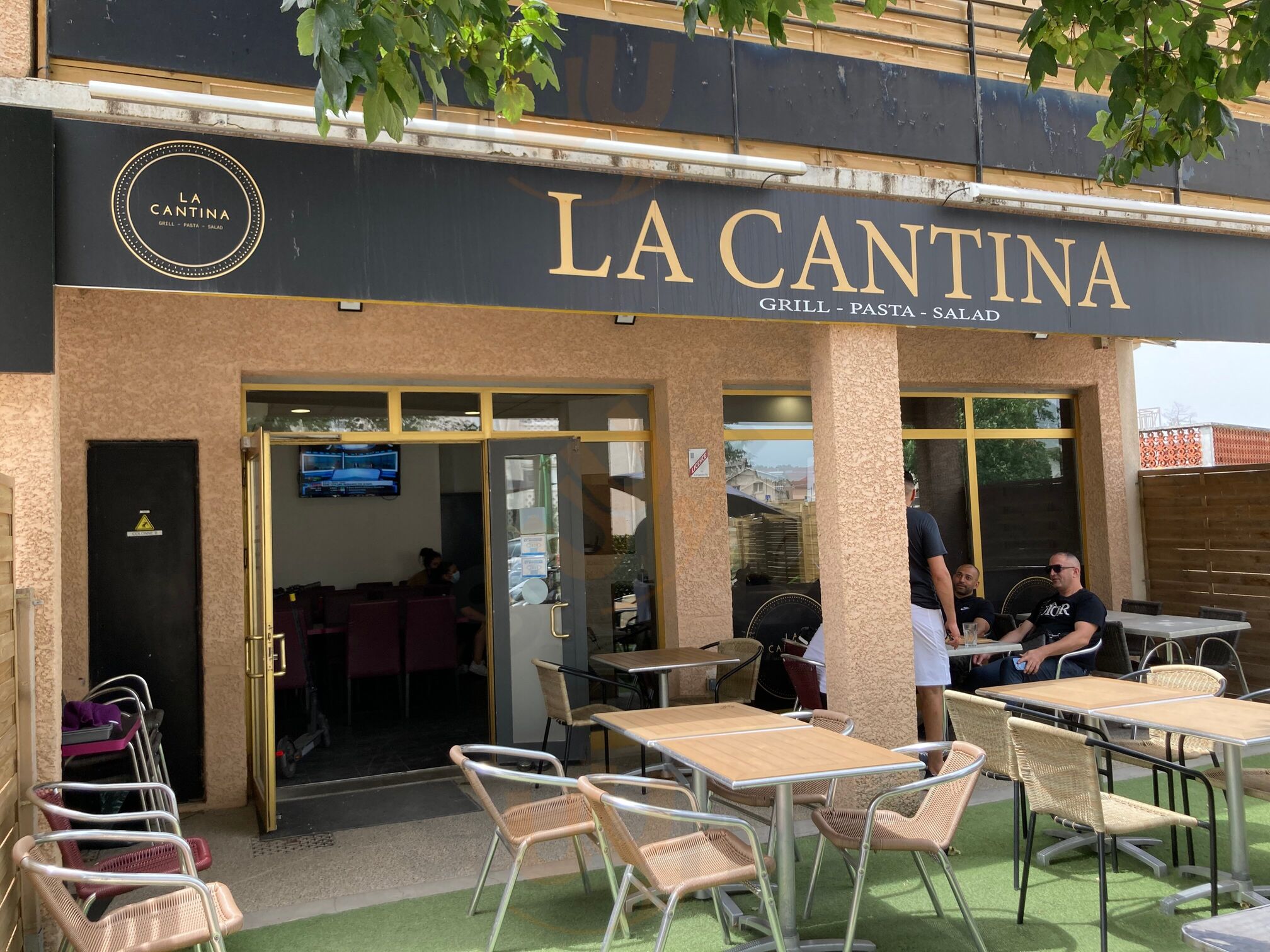 La Cantina