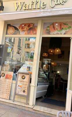 Waffle Café